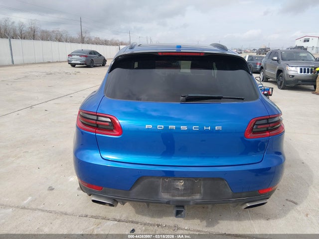 Porsche Macan 2018 WP1AA2A57JLB09867 Image 16