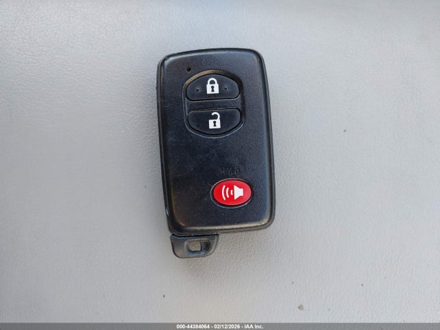 JTDZN3EU3GJ054421 Toyota Prius V Five