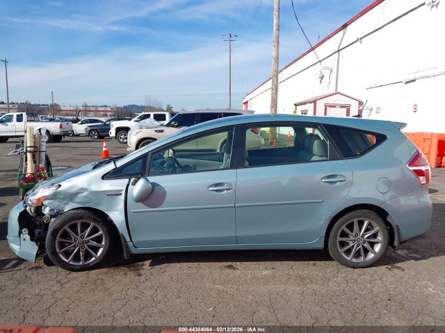 JTDZN3EU3GJ054421 Toyota Prius V Five