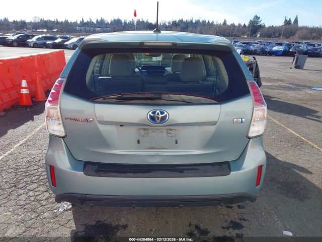 JTDZN3EU3GJ054421 Toyota Prius V Five