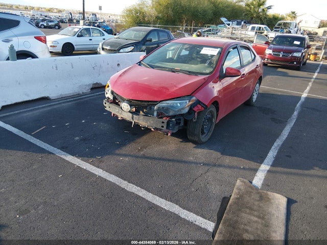 Toyota COROLLA LE 2018 2T1BURHE8JC056888 Image 2