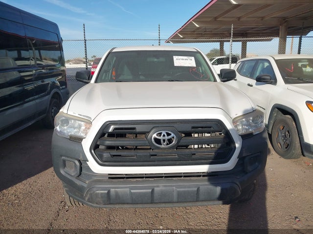 5TFRX5GN4HX082061 Toyota Tacoma Sr