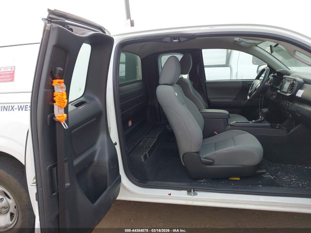 5TFRX5GN4HX082061 Toyota Tacoma Sr