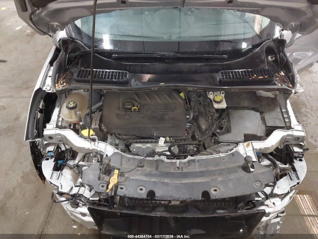 1FMCU9GDXJUD08765 Ford ESCAPE SE