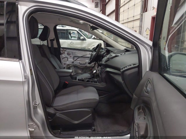 1FMCU9GDXJUD08765 Ford ESCAPE SE