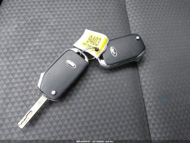 KNDJ23AU0L7053620 KIA SOUL LX