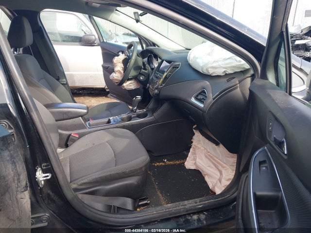 2019 CHEVROLET CRUZE 1G1BE5SM3K7117761 Photo 4
