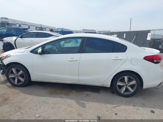 Продажа на аукционе авто 2018 Kia Forte S, vin: 3KPFL4A73JE219239, номер лота: 44384197