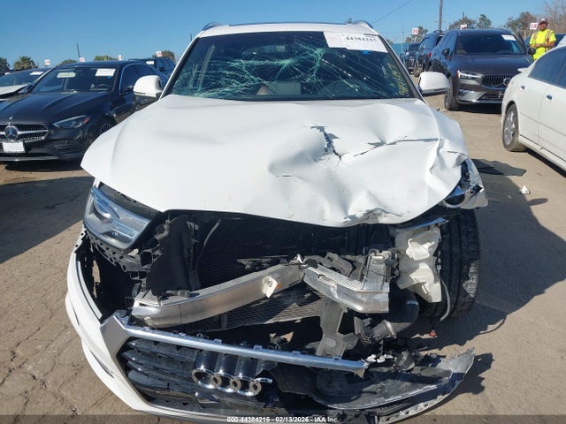 Продажа на аукционе авто 2017 Audi Q3 2.0t Premium, vin: WA1JCCFS2HR003974, номер лота: 44384215