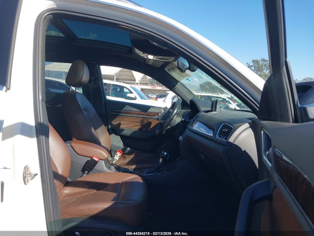 Продажа на аукционе авто 2017 Audi Q3 2.0t Premium, vin: WA1JCCFS2HR003974, номер лота: 44384215