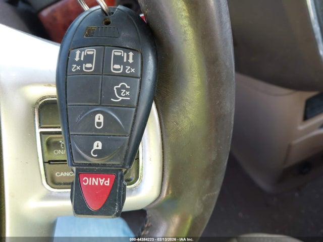 Продажа на аукционе авто 2015 Chrysler Town & Country Touring, vin: 2C4RC1BG9FR561486, номер лота: 44384223