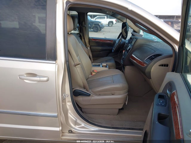 Продажа на аукционе авто 2015 Chrysler Town & Country Touring, vin: 2C4RC1BG9FR561486, номер лота: 44384223