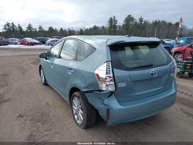JTDZN3EU5E3318028 Toyota Prius V Five