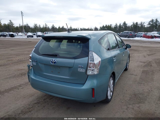JTDZN3EU5E3318028 Toyota Prius V Five