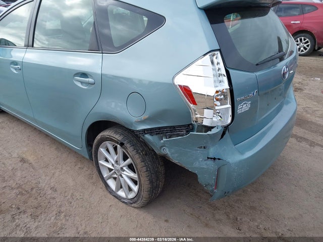 JTDZN3EU5E3318028 Toyota Prius V Five
