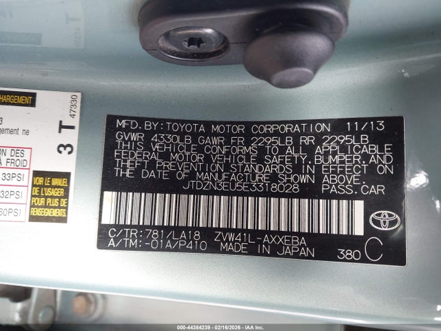JTDZN3EU5E3318028 Toyota Prius V Five