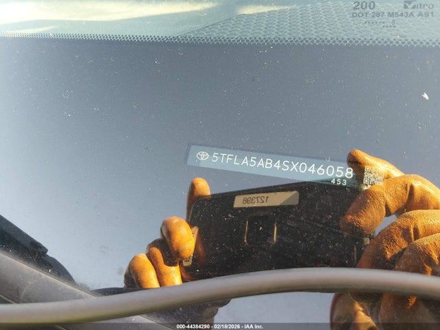 2025 Toyota Tundra Sr5 მანქანა იყიდება აუქციონზე, vin: 5TFLA5AB4SX046058, აუქციონის ნომერი: 44384290