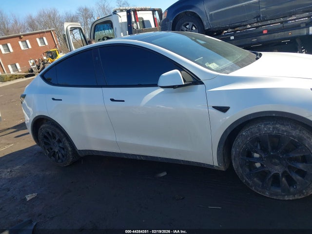 44384351 :رقم المزاد ، 7SAYGAEEXSF224490 vin ، 2025 Tesla Model Y Long Range Dual Motor All-wheel Drive مزاد بيع