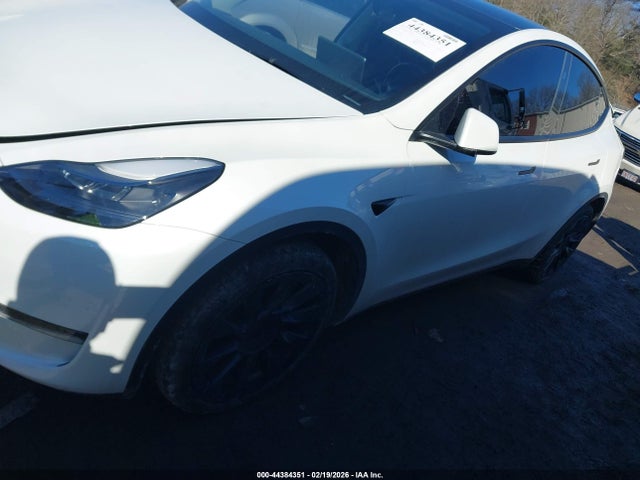 44384351 :رقم المزاد ، 7SAYGAEEXSF224490 vin ، 2025 Tesla Model Y Long Range Dual Motor All-wheel Drive مزاد بيع
