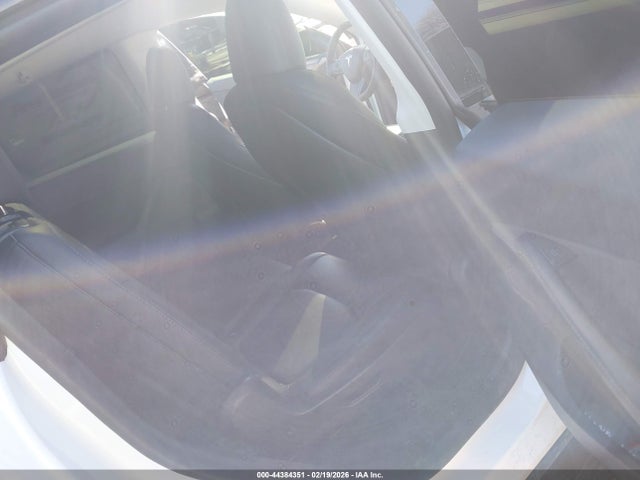 44384351 :رقم المزاد ، 7SAYGAEEXSF224490 vin ، 2025 Tesla Model Y Long Range Dual Motor All-wheel Drive مزاد بيع