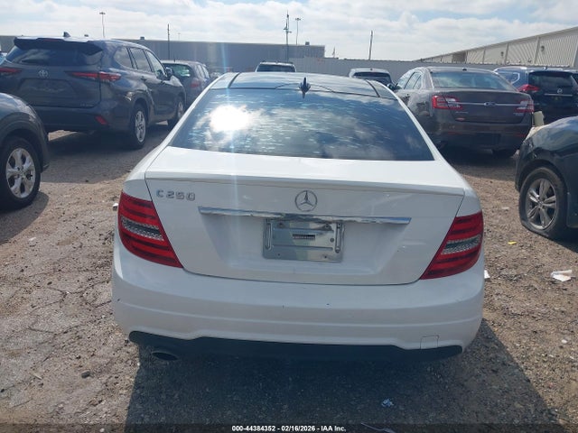 Aukcja sprzedaży 2015 Mercedes-benz C 250, vin: WDDGJ4HB6FG398281, numer aukcji: 44384352