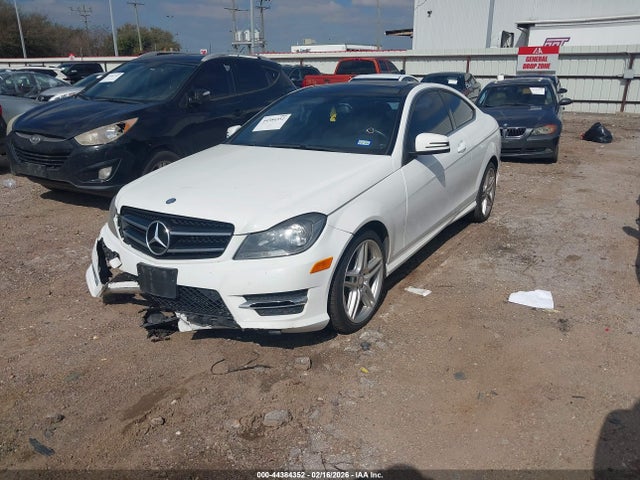 2015 MERCEDES-BENZ C 250 WDDGJ4HB6FG398281 Photo 1