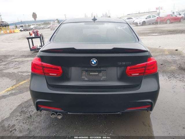 44384383 :رقم المزاد ، WBA8B9G53JNU98408 vin ، 2018 Bmw 330i مزاد بيع