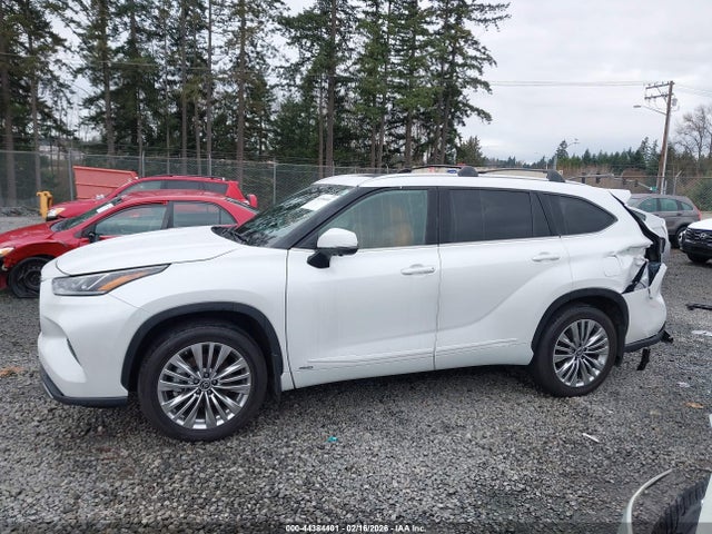 Toyota Highlander Hybrid Platinum 2025 5TDEBRCH0SS667723 Image 15