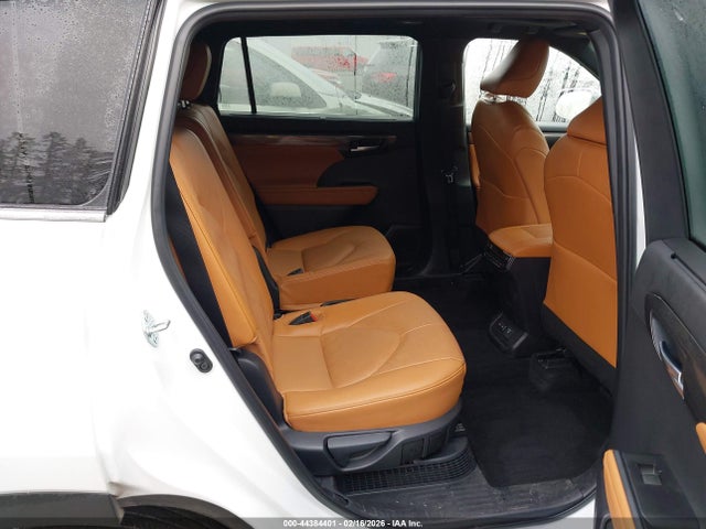 Toyota Highlander Hybrid Platinum 2025 5TDEBRCH0SS667723 Image 19