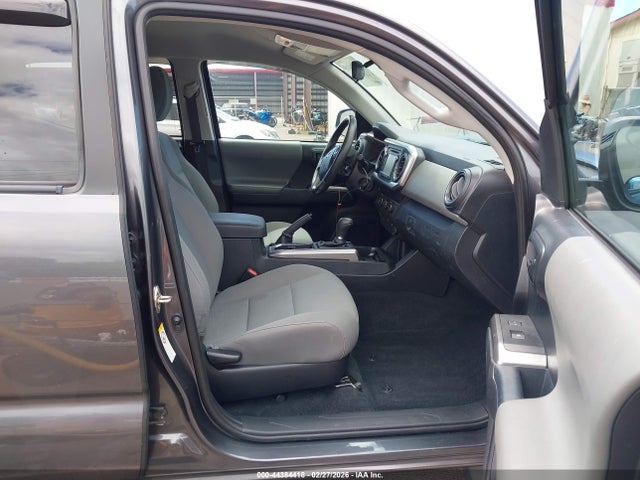 5TFAX5GN7KX160255 Toyota Tacoma Sr5