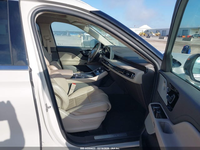 2020 LINCOLN AVIATOR 5LM5J7XC3LGL00616 Photo 4