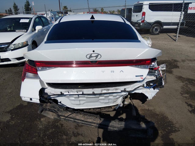 KMHLM4DJ8SU158699 Hyundai Elantra Hybrid Blue