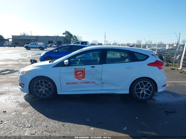 Ford FOCUS SE 2016 1FADP3K27GL254736 Image 14