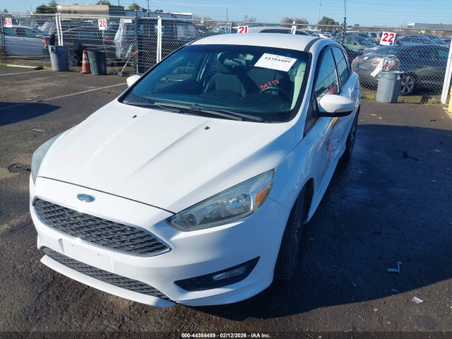 Ford FOCUS SE 2016 1FADP3K27GL254736 Image 2