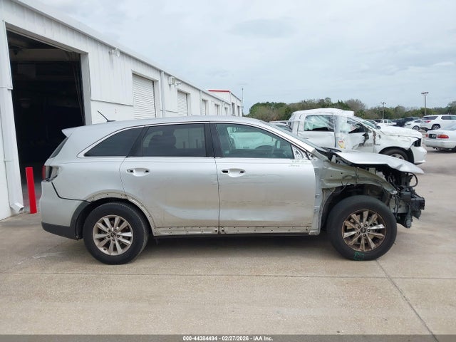 2019 Kia Sorento 2.4l L მანქანა იყიდება აუქციონზე, vin: 5XYPG4A34KG565343, აუქციონის ნომერი: 44384494