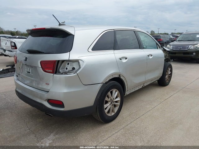 2019 Kia Sorento 2.4l L მანქანა იყიდება აუქციონზე, vin: 5XYPG4A34KG565343, აუქციონის ნომერი: 44384494