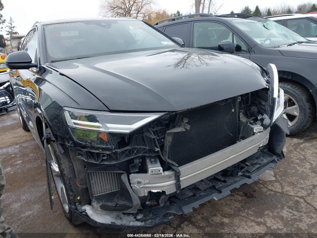 44384565 :رقم المزاد ، WA1BVAF19LD008718 vin ، 2020 Audi Q8 Premium Plus 55 Tfsi Quattro Tiptronic مزاد بيع