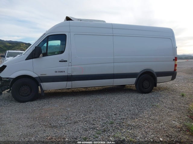 44384568 :رقم المزاد ، WD3PE8CD9GP303187 vin ، 2016 Mercedes-benz Sprinter 2500 High Roof مزاد بيع