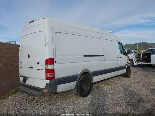 44384568 :رقم المزاد ، WD3PE8CD9GP303187 vin ، 2016 Mercedes-benz Sprinter 2500 High Roof مزاد بيع