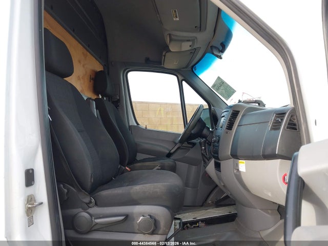 44384568 :رقم المزاد ، WD3PE8CD9GP303187 vin ، 2016 Mercedes-benz Sprinter 2500 High Roof مزاد بيع