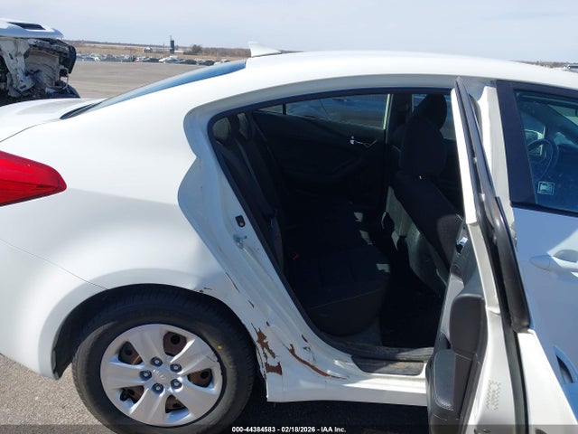 KNAFK4A63G5621290 KIA FORTE LX