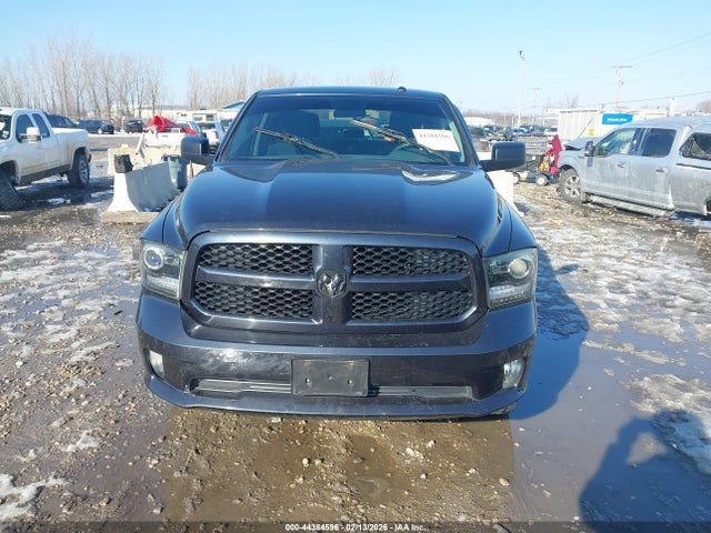 44384596 :رقم المزاد ، 3C6RR7KT5HG608012 vin ، 2017 Ram 1500 Express  4x4 5'7 Box مزاد بيع
