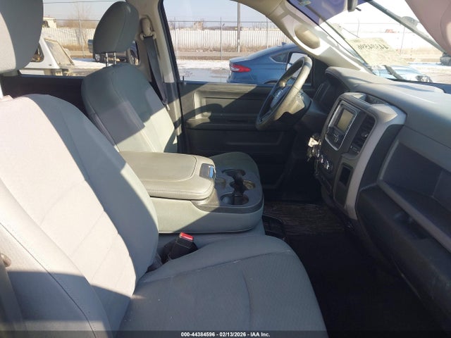 44384596 :رقم المزاد ، 3C6RR7KT5HG608012 vin ، 2017 Ram 1500 Express  4x4 5'7 Box مزاد بيع