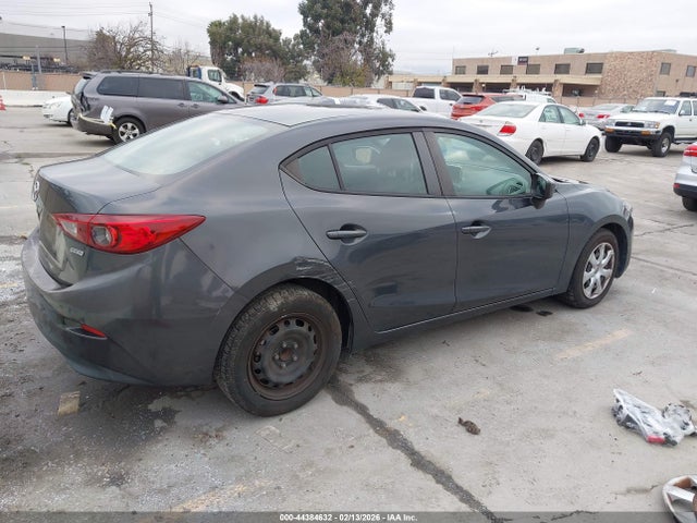 3MZBM1U75FM193940 Mazda Mazda3 I Sport