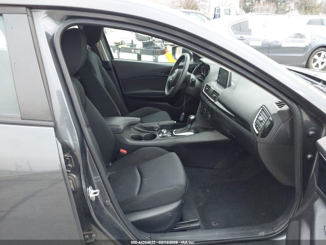 3MZBM1U75FM193940 Mazda Mazda3 I Sport