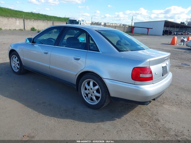 1999 AUDI A4 WAUED28D7XA258174 Photo 2