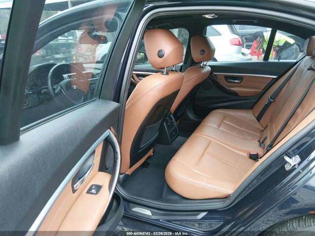 44384743 :رقم المزاد ، WBA8E9G5XGNU28470 vin ، 2016 Bmw 328i مزاد بيع