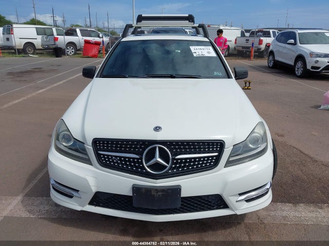 2012 Mercedes-benz C 250 Luxury/sport მანქანა იყიდება აუქციონზე, vin: WDDGF4HBXCR195816, აუქციონის ნომერი: 44384752