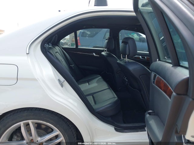 2012 Mercedes-benz C 250 Luxury/sport მანქანა იყიდება აუქციონზე, vin: WDDGF4HBXCR195816, აუქციონის ნომერი: 44384752