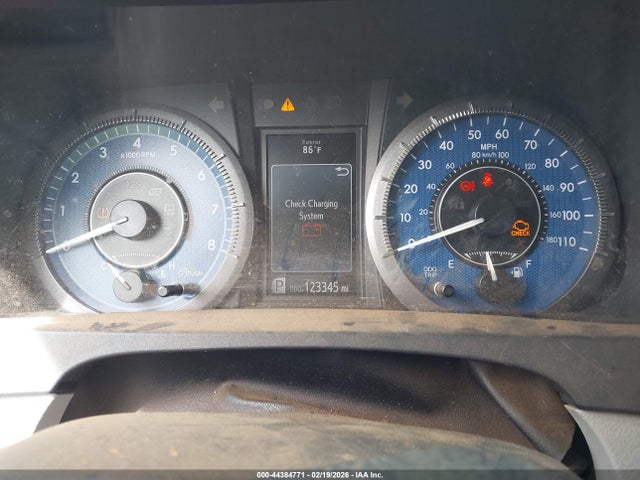 5TDYK3DC4FS653908 Toyota Sienna Xle 8 Passenger